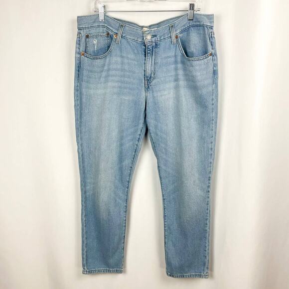 Levi's Boyfriend Jeans Size 32 Light Blue Wash Soft Denim Minimalist‎ Basics - Picture 1 of 8